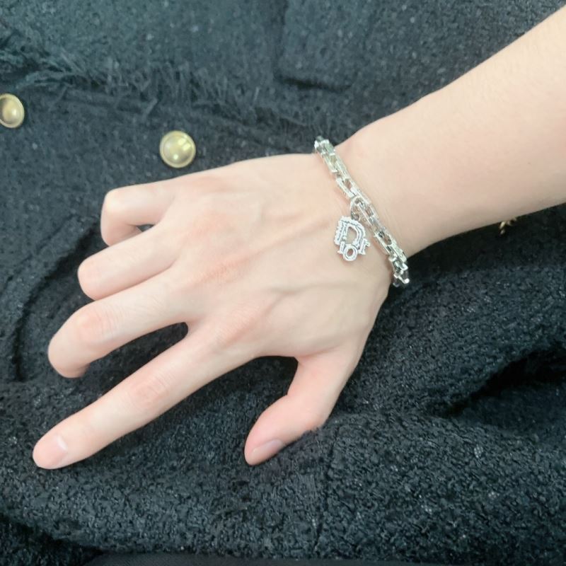 chr1st1an D10r bracelets